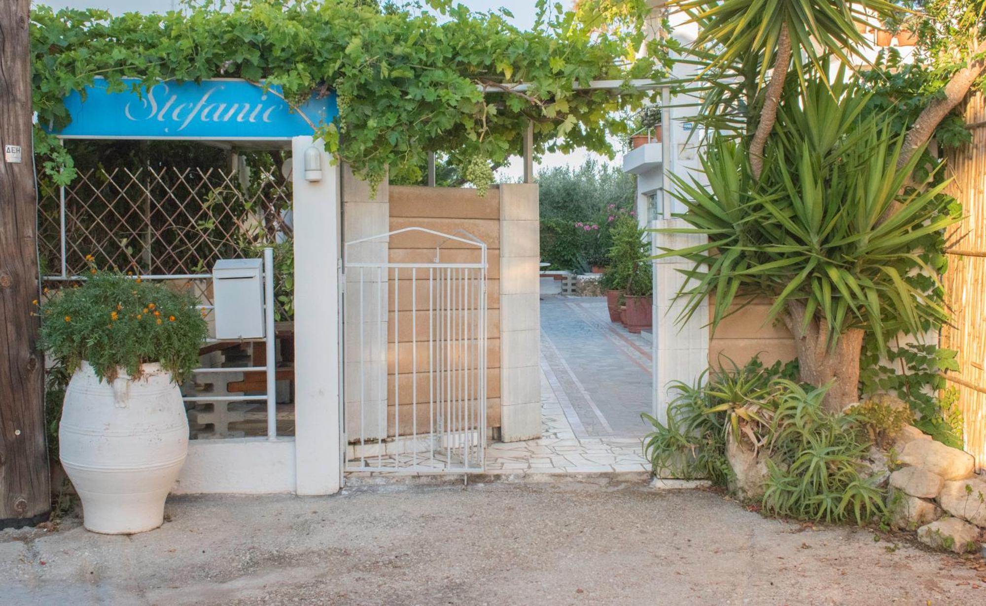 Stefanie Studios Agia Marina Eksteriør billede